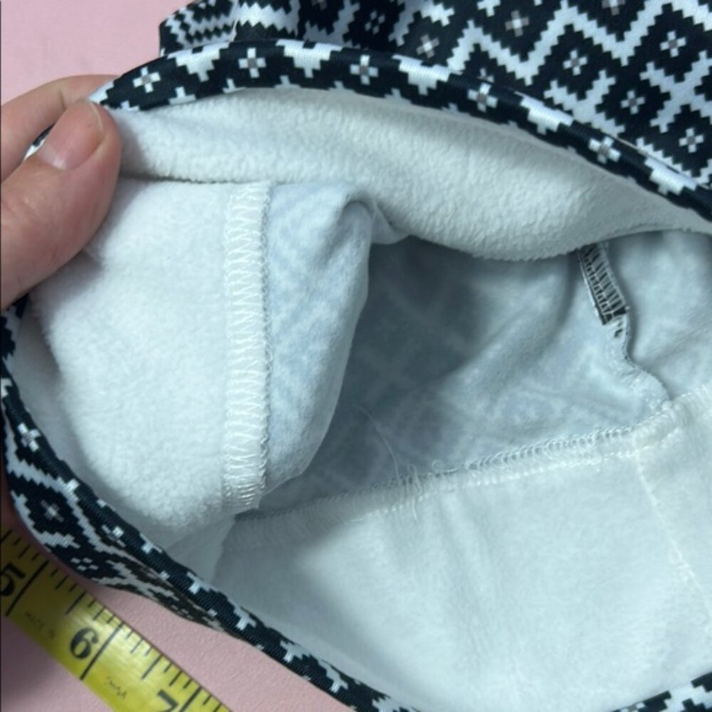 Swix Black and White Geometric Hat - Picture 4 of 6